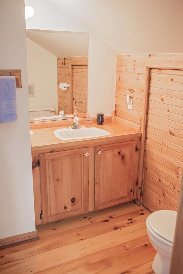 Rock Hill Bed & Breakfast Sharbot Lake Экстерьер фото